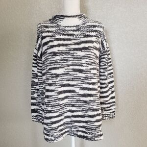 Ecote sweater